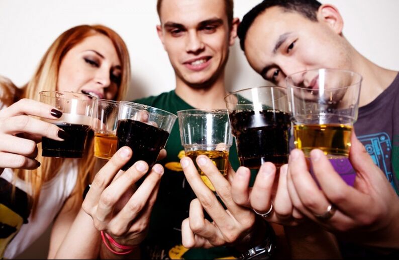 No contribution to alcoholism as a culture of drunkenness